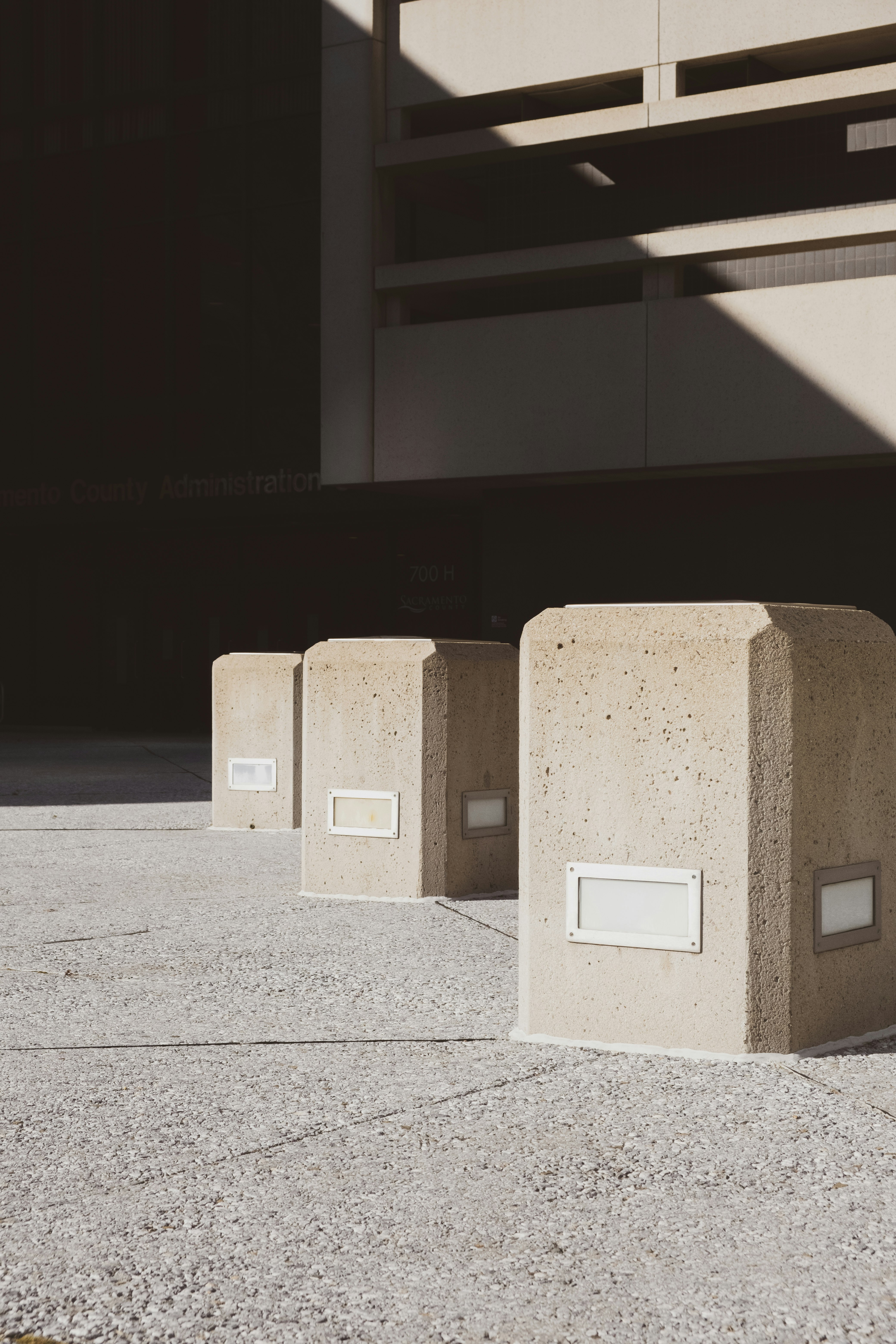 brown and white concrete blocks